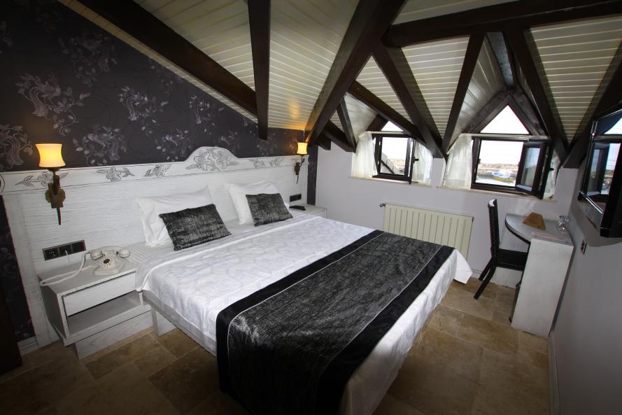 Assos Behram Hotel